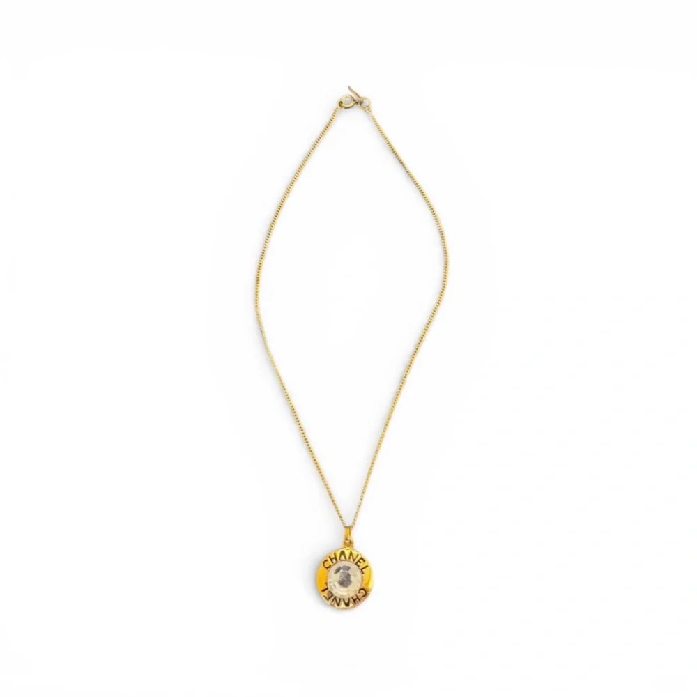 💗VINTAGE CHANEL With ”CHANEL” Filigree Pendant Gold-Plated 16-Inch Necklace